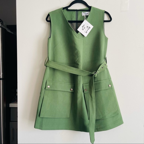 Dresses & Skirts - sleeveless tank dress with belt